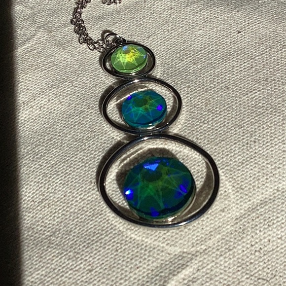 Sabika - Style Necklace - Picture 8 of 10